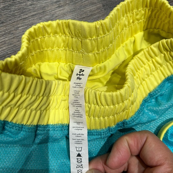 Triple flip girls active wear size 3(5-7years old) - Picture 4 of 6